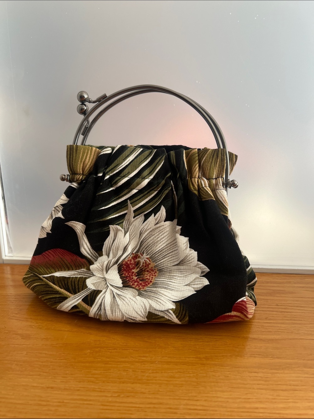 VTG 1980s ABBA Hawaiian Woven Cotton Handled Clutch-Black kiss lock
